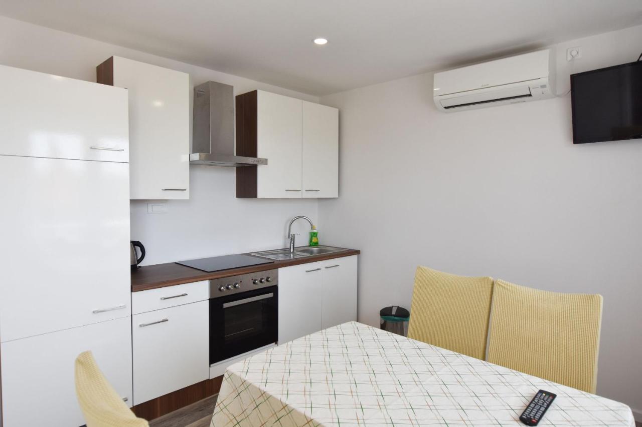 Apartments Anica Primosten Exterior photo