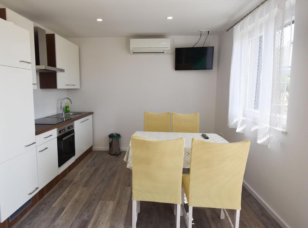 Apartments Anica Primosten Exterior photo