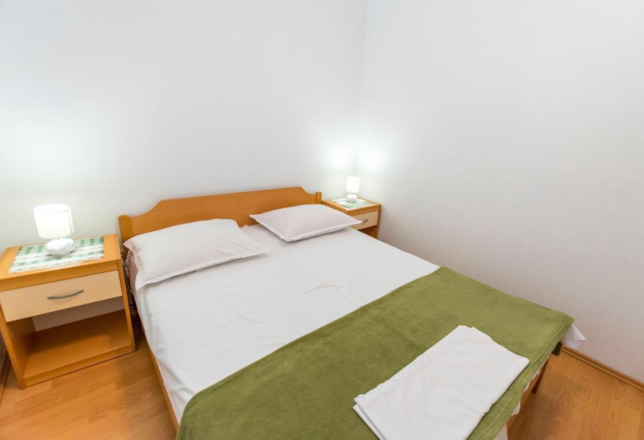 Apartments Anica Primosten Exterior photo