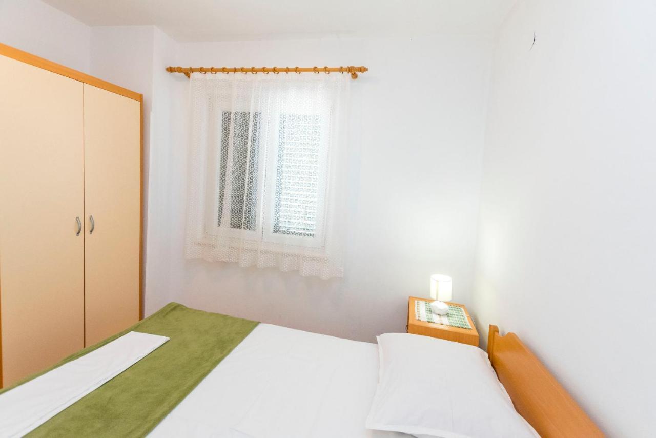 Apartments Anica Primosten Exterior photo